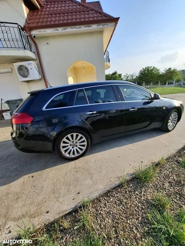 Negru Utilizat 2010 Opel Insignia Break | 3.900 EUR (Preț OK) - Imagine 1/4