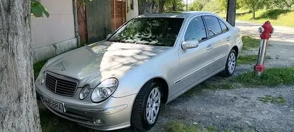 Second-hand Mercedes 220 150 CP (110 kW) 2003 Berlinǎ