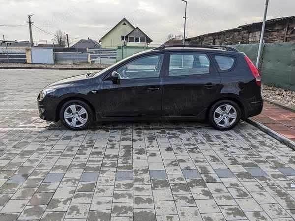 Negru Utilizat 2011 Hyundai i30 Break | 2.800 EUR (Preț OK) - Imagine 1/4