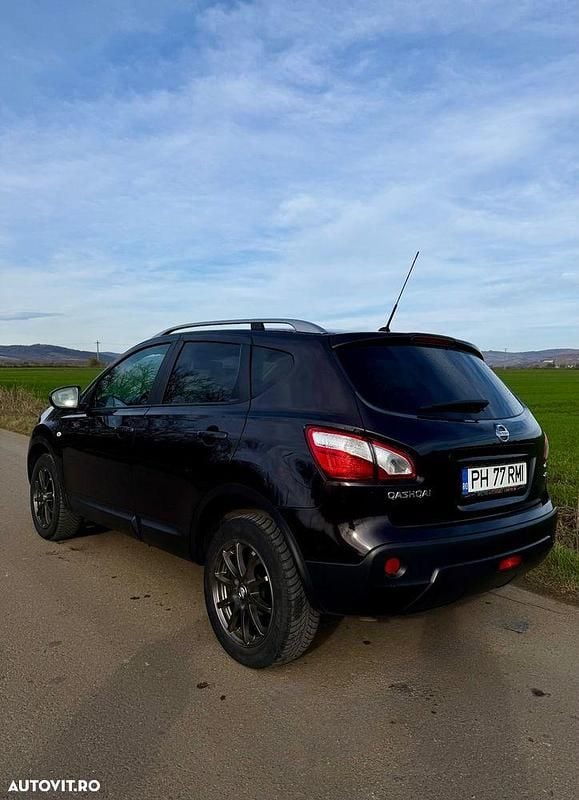 Culoarealte culori Utilizat 2011 Nissan Qashqai SUV | 5.850 EUR (Preț OK) - Imagine 1/4