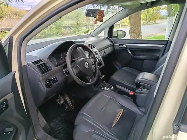 Utilizat 2010 VW Touran Monovolum | 1.600 EUR - Imagine 1/4