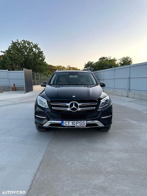 Negru Utilizat 2015 Mercedes GLE350 SUV | 26.500 EUR (Super Preț) - Imagine 1/4