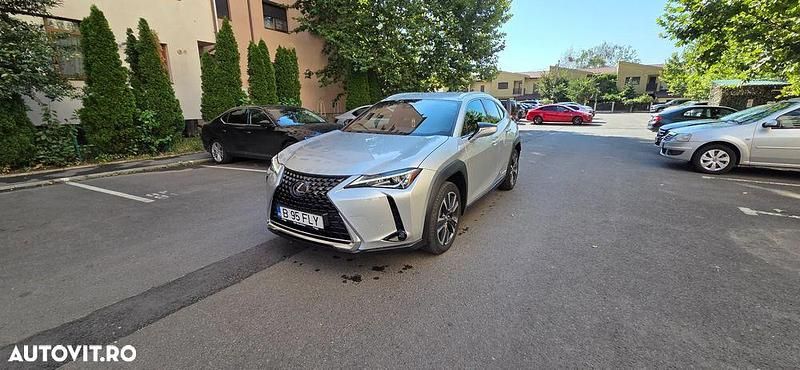 Culoaregri Utilizat 2021 Lexus UX 250h Executive Line SUV | 23.232 EUR (Preț OK) - Imagine 1/4