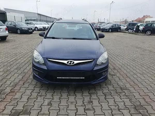 Second-hand Hyundai i30 Comfort 105 CP (77 kW) 2011 Albastru Break