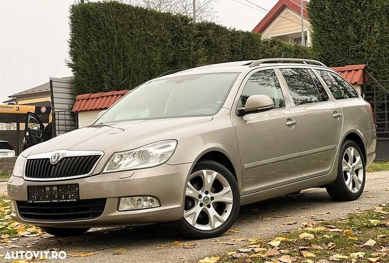 Culoaregalbeuriu Utilizat 2012 Skoda Octavia Ambition Break | 4.999 EUR (Preț bun) - Imagine 1/4
