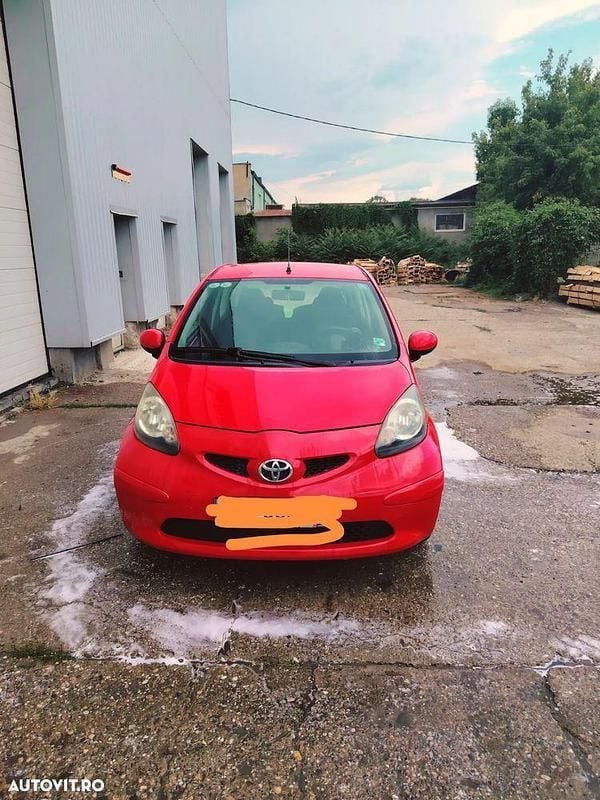 Rosu Utilizat 2007 Toyota Aygo Luna Hatchback | 3.300 EUR - Imagine 1/4