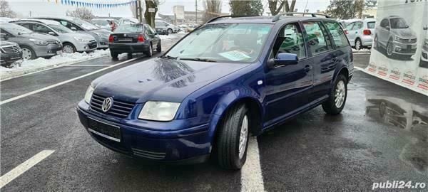 Second-hand VW Bora 101 CP (74 kW) 2004 Albastru Berlinǎ