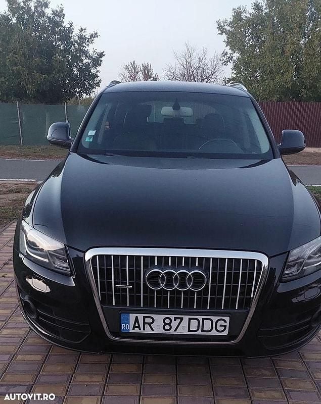 Culoarenegru Utilizat 2011 Audi Q5 SUV | 9.500 EUR (Preț bun) - Imagine 1/4