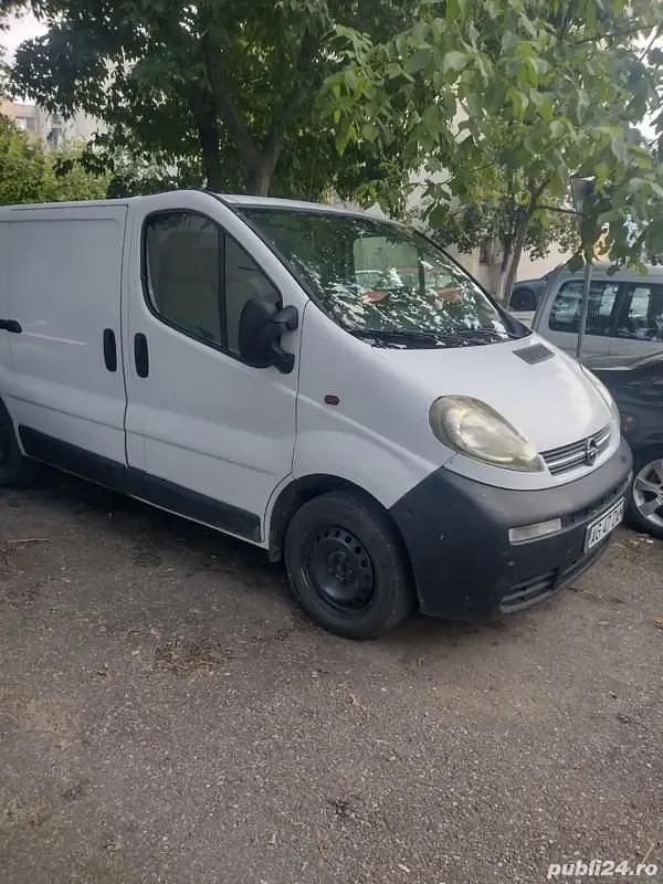Utilizat 2006 Opel Vivaro Monovolum | 2.800 EUR (Super Preț) - Imagine 1/4