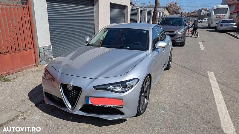 Culoareargint Utilizat 2018 Alfa Romeo Giulia Berlinǎ | 16.500 EUR (Preț bun) - Imagine 1/4