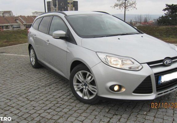 Second-hand Ford Focus 115 CP (84 kW) 2011 Argint Break