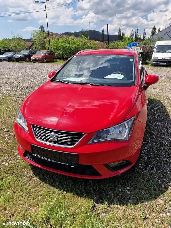 Rosu Utilizat 2014 Seat Ibiza ST Style Break | 4.400 EUR (Preț OK) - Imagine 1/4