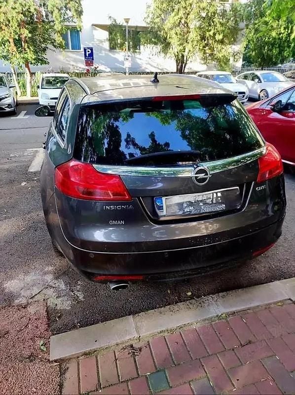 Utilizat 2009 Opel Insignia Berlinǎ | 2.800 EUR (Preț bun) - Imagine 1/3