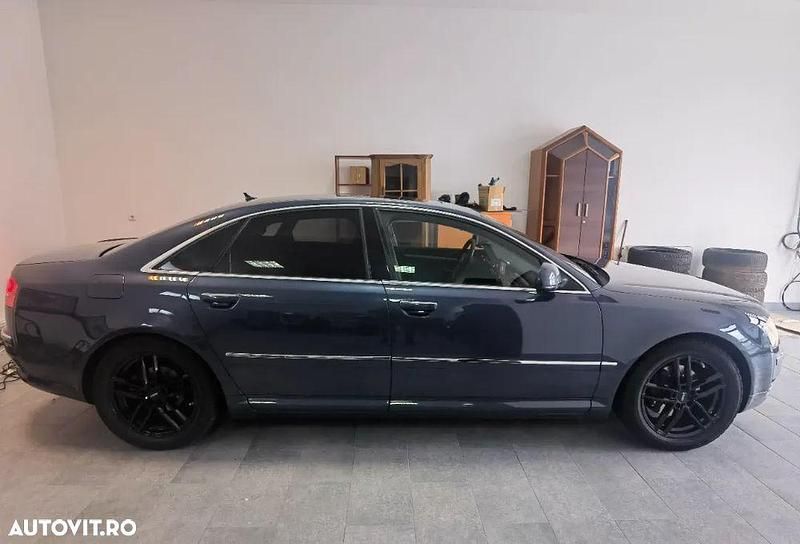Second-hand Audi A8 Premium 210 CP (154 kW) 2009 Culoarealbastru Berlinǎ