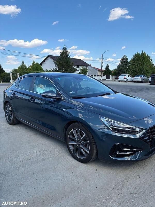 Culoarealbastru Utilizat 2021 Hyundai i30 Hatchback | 16.000 EUR (Preț OK) - Imagine 1/4