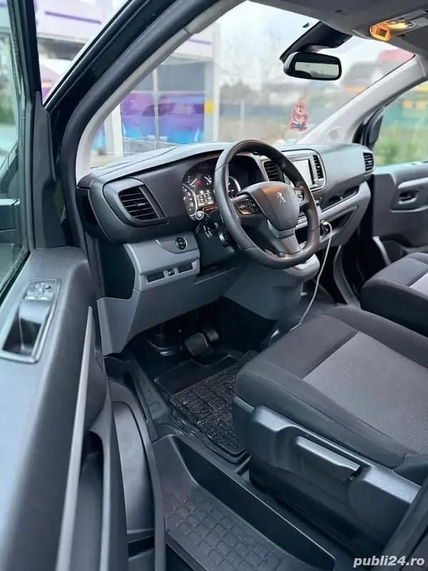 Second-hand Peugeot Expert 177 CP (130 kW) 2018 Negru Van