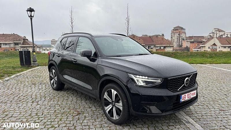 Culoarenegru Second-hand 2022 Volvo XC40 Ultimate SUV | 27.600 EUR (Preț bun) - Imagine 1/4
