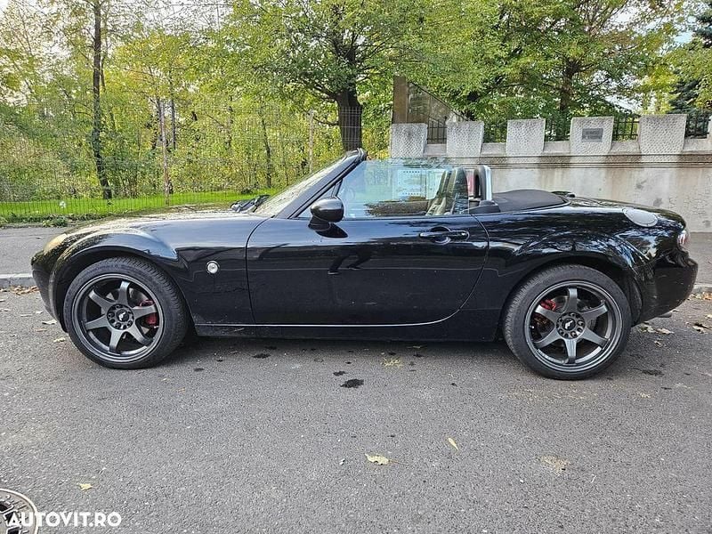 Second-hand Mazda MX5 160 CP (117 kW) 2006 Culoarenegru Cabrio