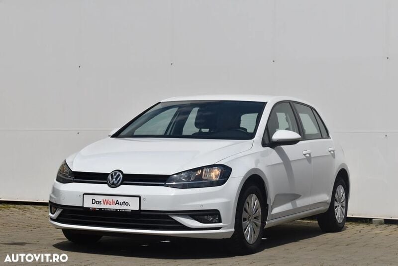 Alb Utilizat 2020 VW Golf VII Trendline Hatchback | 12.490 EUR (Preț bun) - Imagine 1/4