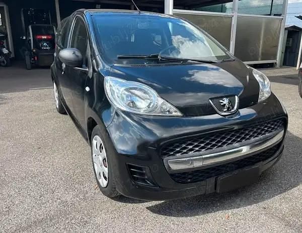 Negru Utilizat 2010 Peugeot 107 Hatchback | 3.800 EUR - Imagine 1/4