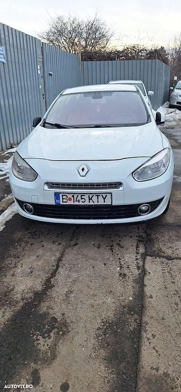 Second-hand Renault Fluence 110 CP (80 kW) 2011 Culoarealb Berlinǎ