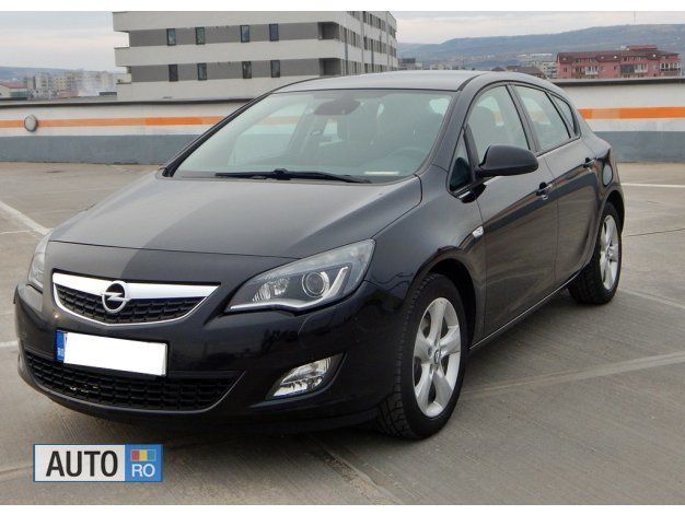 Second-hand Opel Astra 110 CP (80 kW) 2010 Negru Hatchback