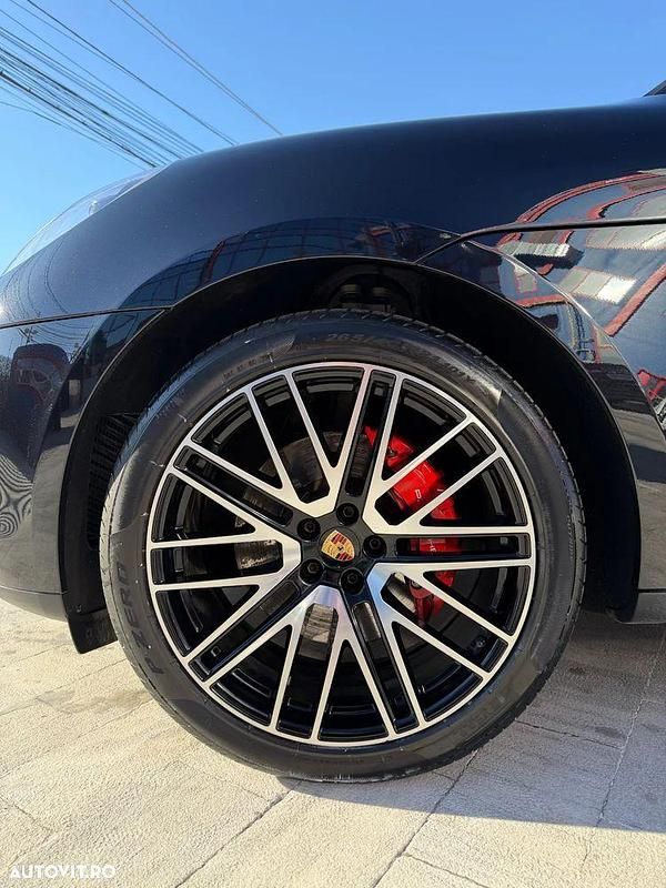 Second-hand Porsche Macan S 380 CP (279 kW) 2022 Culoarenegru SUV