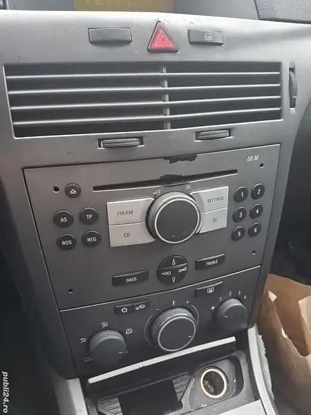 Gri Second-hand 2004 Opel Astra Berlinǎ | 1.050 EUR (Preț OK) - Imagine 1/4