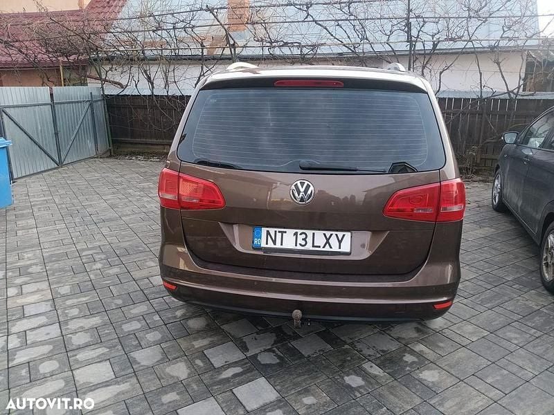Second-hand VW Sharan Comfortline 115 CP (84 kW) 2011 Culoaremaro Monovolum