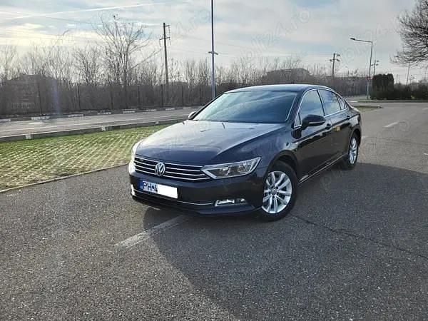 Negru Utilizat 2019 VW Passat Berlinǎ | 10.950 EUR (Super Preț) - Imagine 1/4