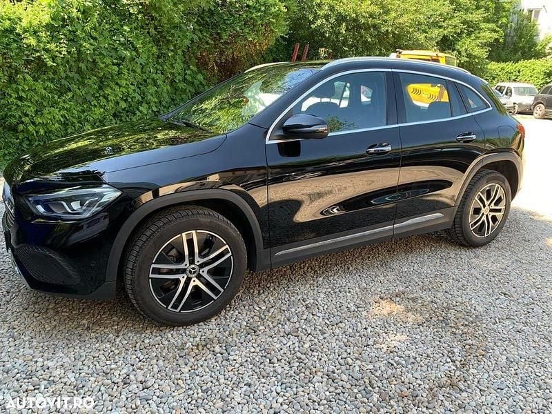 Second-hand Mercedes GLA200 150 CP (110 kW) 2020 Culoarenegru SUV