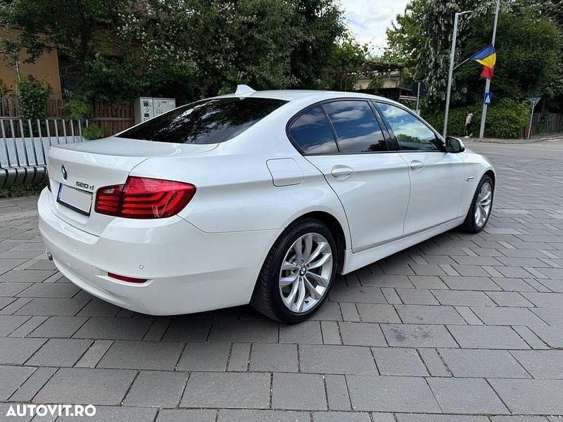 Second-hand BMW 520 Comfort Edition 190 CP (139 kW) 2015 Culoarealb Berlinǎ