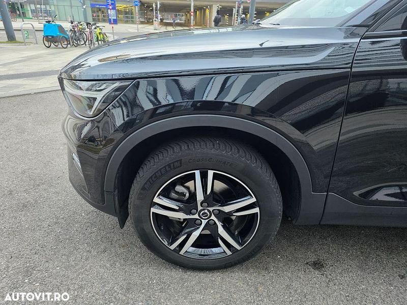 Second-hand Volvo XC40 Plus 163 CP (119 kW) 2024 Culoarenegru SUV