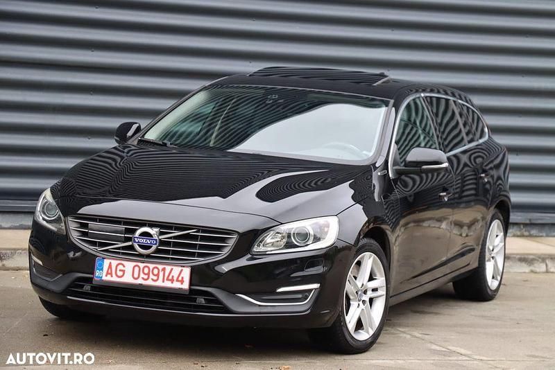 Culoarenegru Utilizat 2016 Volvo V60 Summum Break | 10.450 EUR - Imagine 1/4