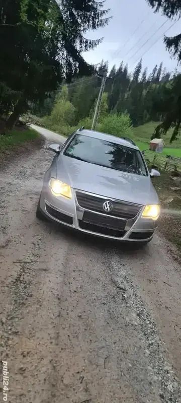 Gri Utilizat 2008 VW Passat Break | 1.600 EUR (Super Preț) - Imagine 1/4