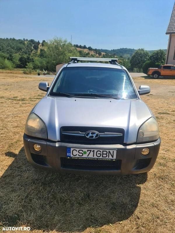 Culoareargint Utilizat 2005 Hyundai Tucson GLS SUV | 3.750 EUR - Imagine 1/4