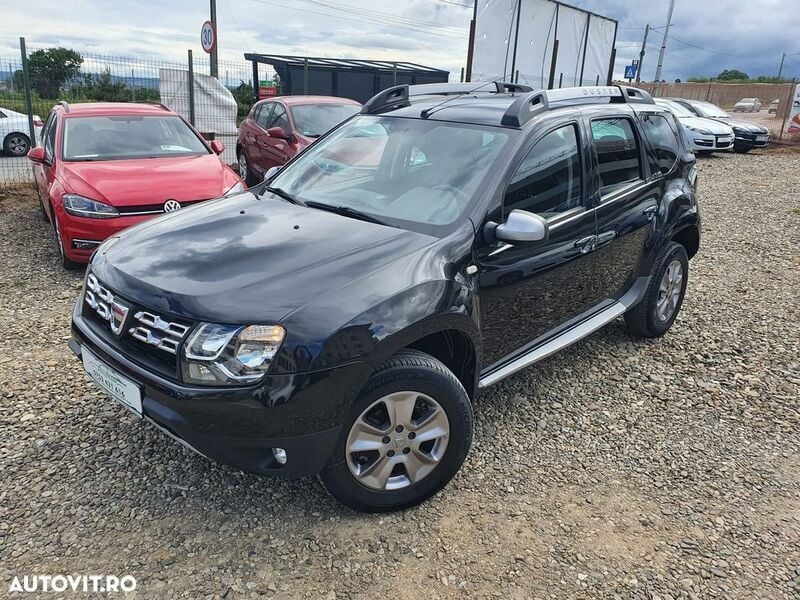 Negru Utilizat 2015 Dacia Duster Lauréate SUV | 7.790 EUR (Preț OK) - Imagine 1/4