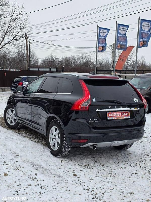 Second-hand Volvo XC60 Ocean Race 150 CP (110 kW) 2015 Culoarenegru SUV