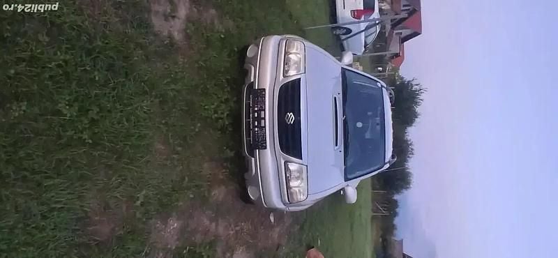 Argintiu Utilizat 2004 Suzuki Grand Vitara SUV | 3.450 EUR - Imagine 1/4