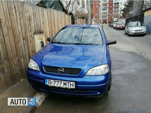 Second-hand Opel Astra 79 CP (58 kW) 2004 Albastru Berlinǎ