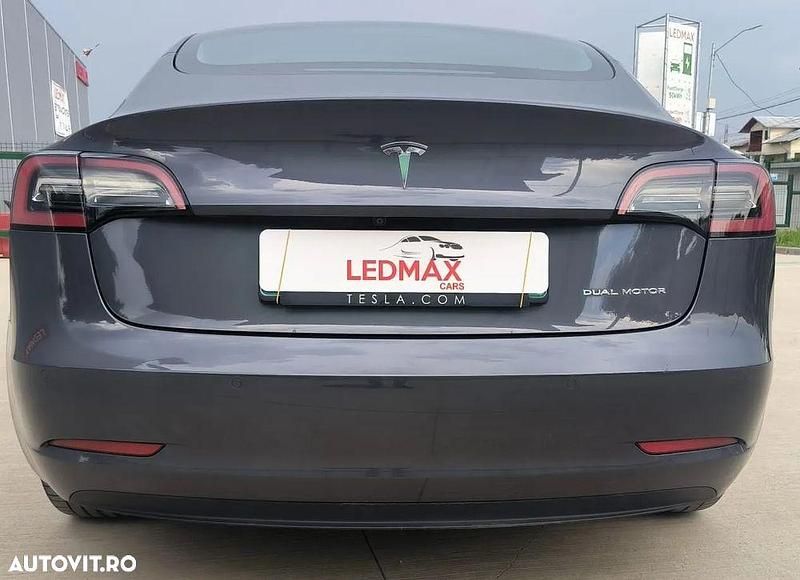 Second-hand Tesla Model 3 365 kW (497 CP) 2021 Culoaregri Berlinǎ