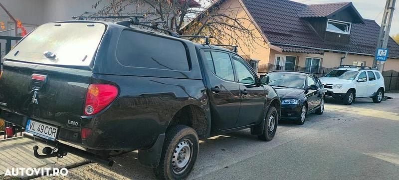 Culoarenegru Utilizat 2012 Mitsubishi L200 Pickup | 11.000 EUR (Preț OK) - Imagine 1/3