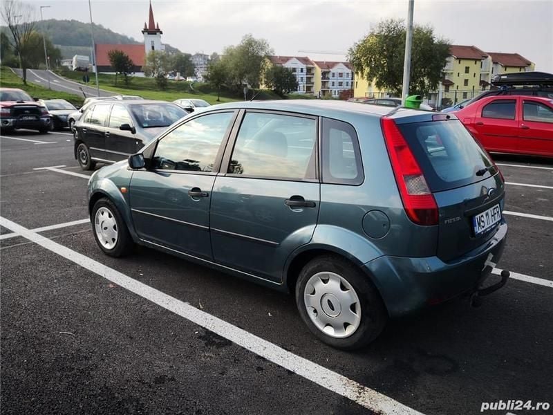Second-hand Ford Fiesta 70 CP (51 kW) 2002 Verde Hatchback