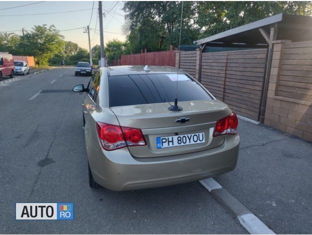Second-hand Chevrolet Cruze 113 CP (83 kW) 2010 Galbeuriu Berlinǎ