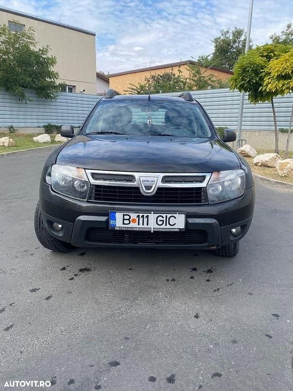 Culoarenegru Utilizat 2010 Dacia Duster SUV | 4.700 EUR (Preț bun) - Imagine 1/4