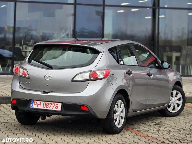 Second-hand Mazda 3 Inclusive 109 CP (80 kW) 2010 Culoareargint Hatchback