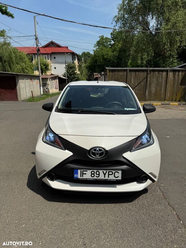 Alb Utilizat 2018 Toyota Aygo Hatchback | 7.250 EUR (Preț OK) - Imagine 1/4