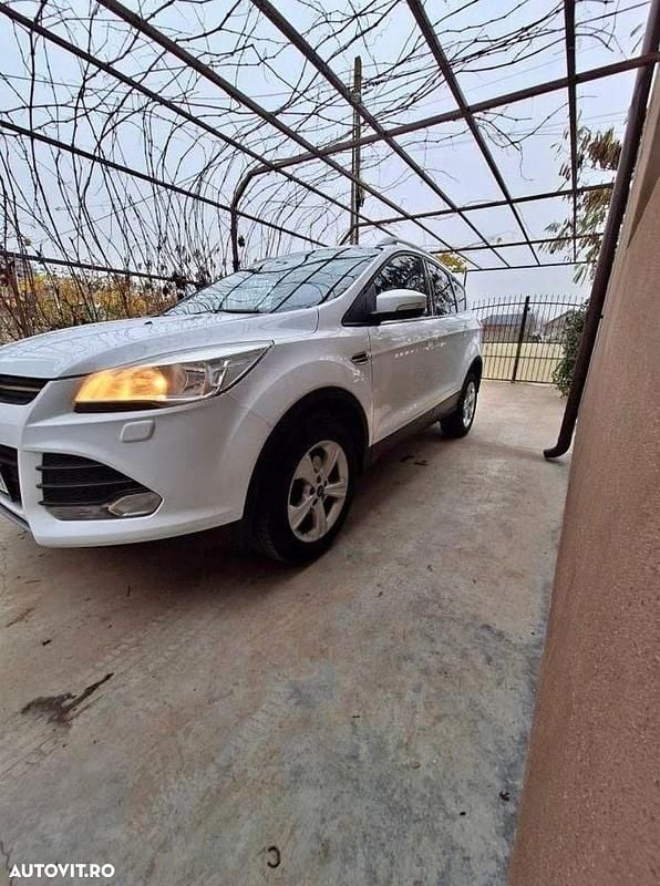 Second-hand Ford Kuga Trend 140 CP (102 kW) 2013 Culoarealb SUV