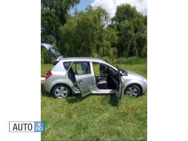 Second-hand Kia Ceed 109 CP (80 kW) 2008 Gri Hatchback