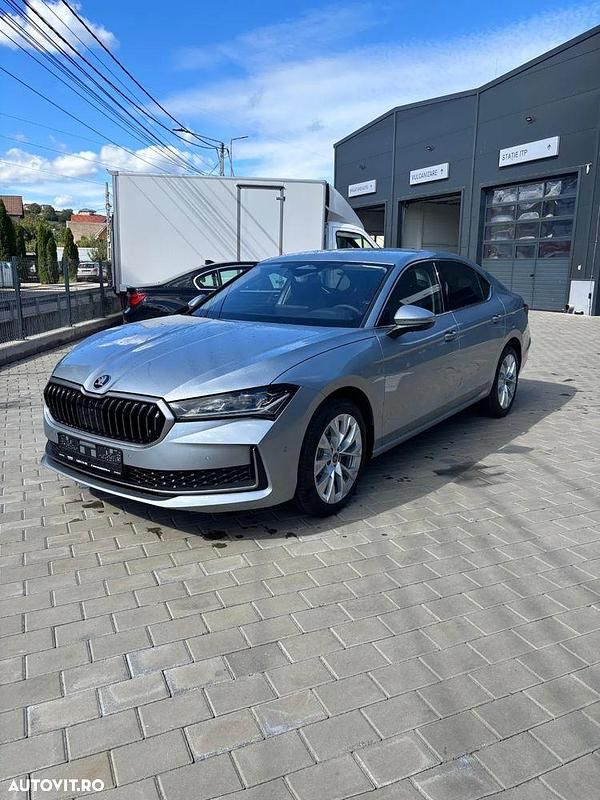 Culoareargint Nouă 2025 Skoda Superb Selection Hatchback | 43.721 EUR - Imagine 1/4